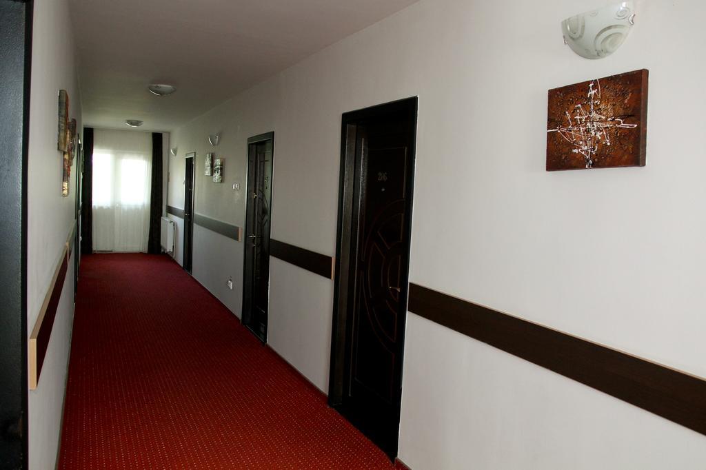 Pensiunea Heaven Bascov Exterior foto