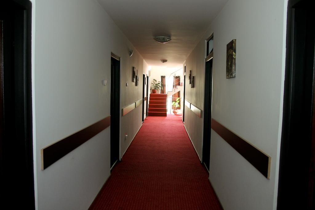 Pensiunea Heaven Bascov Exterior foto